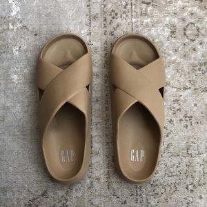Gap criss cross rubber pool slides slippers